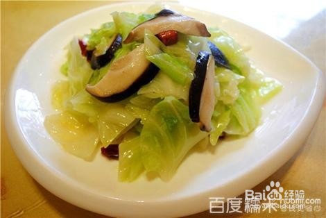 包菜炒鲜菇如何制作