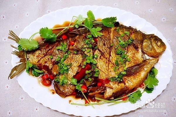 红烧鱼是如何进行制作的