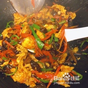 鱼香炒蛋的做法