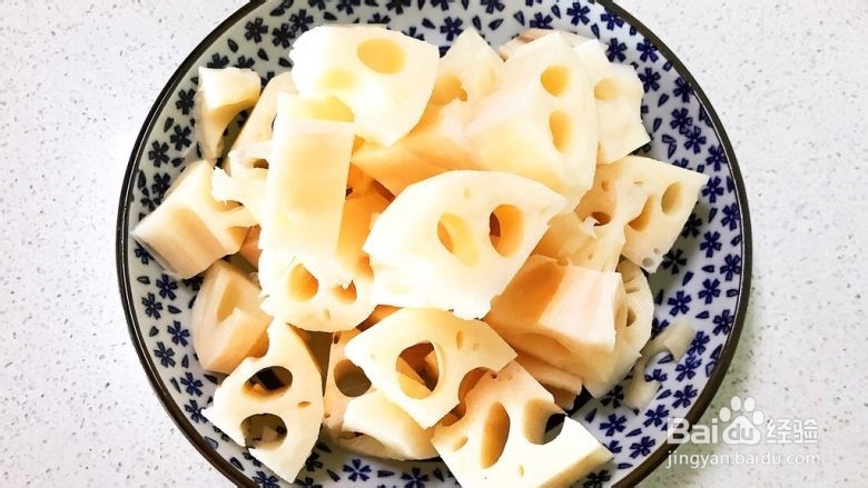 砂锅脊骨鲜藕汤