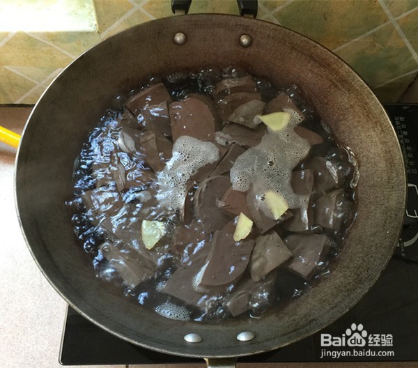 韭菜炒鸭血的做法