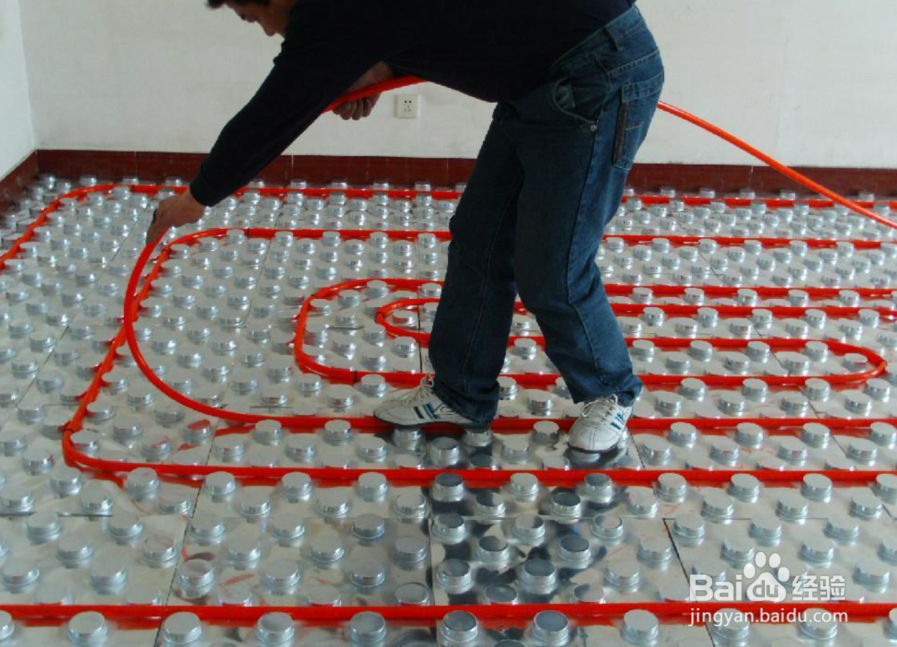 土地板隔热地暖热气怎么办？