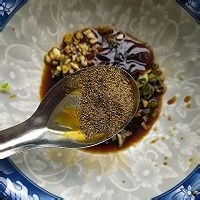 酸酸辣辣的饺子