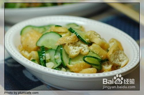 素炒黄瓜油豆腐片的做法