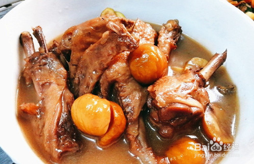 鸭肉焖板栗怎么做