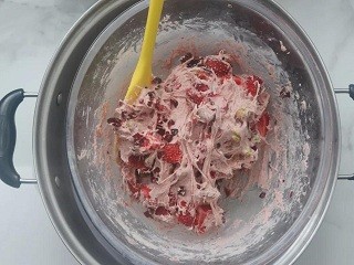 开心果草莓牛轧糖怎么做？