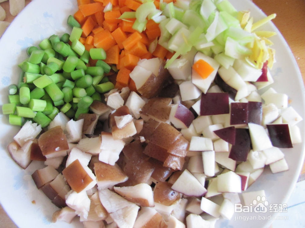 如何烹饪美味的炒素面？