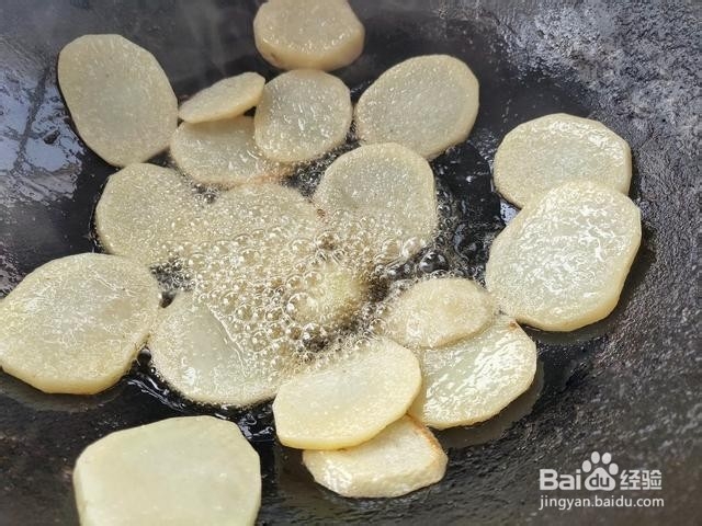 香辣土豆片的制作