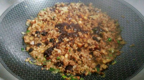 胭脂萝卜酱肉包