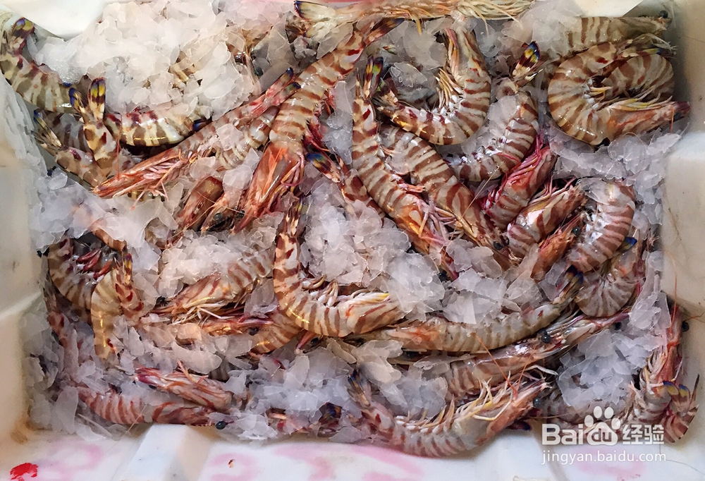 <b>海鲜教程之雪菜蒸对虾的做法</b>
