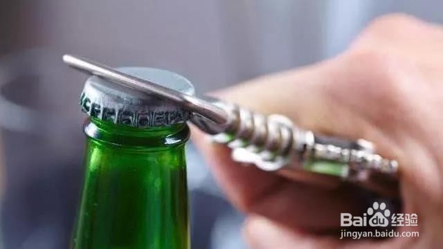 打开啤酒瓶盖的几个小技巧？