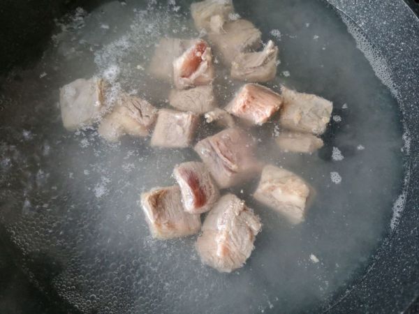 土豆焖牛腩盖饭