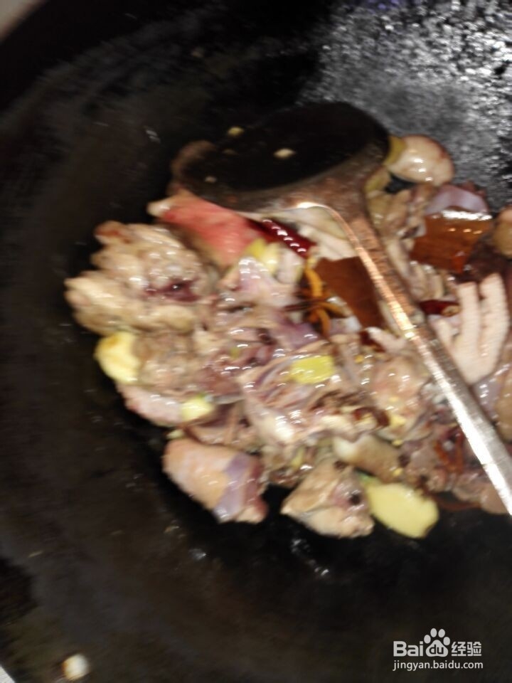 怎样制作公鸡烧板粟？