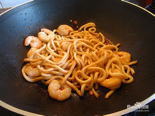 虾仁秋葵炒乌冬