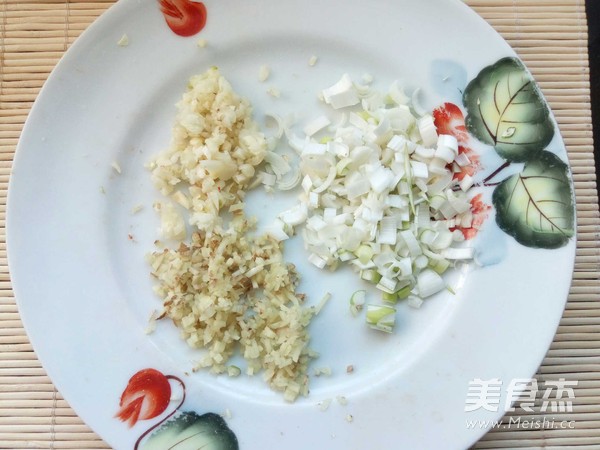 里脊肉炒黄豆酱