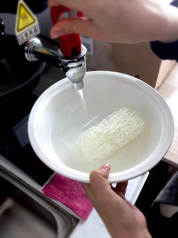 腊肠粉丝蒸娃娃菜