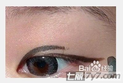 单眼皮MM如何画烟熏妆图解小烟熏眼妆的画法