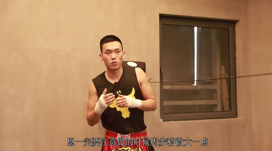 如何更好的躲避对方出拳