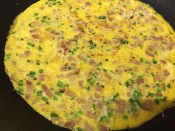 香葱培根鸡蛋饼