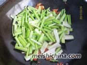 剁椒芹菜炒黄豆