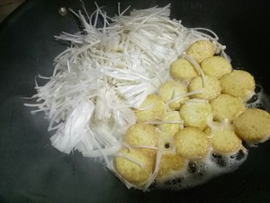 金针菇炒豆腐呦