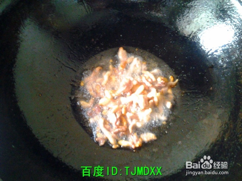 怎么做唇齿留香的肉炒细长茄子
