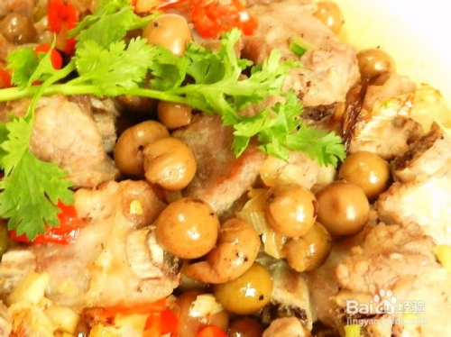 台湾著名的调味料理【破布子炖排骨】