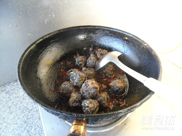 辣酱茄子球的做法