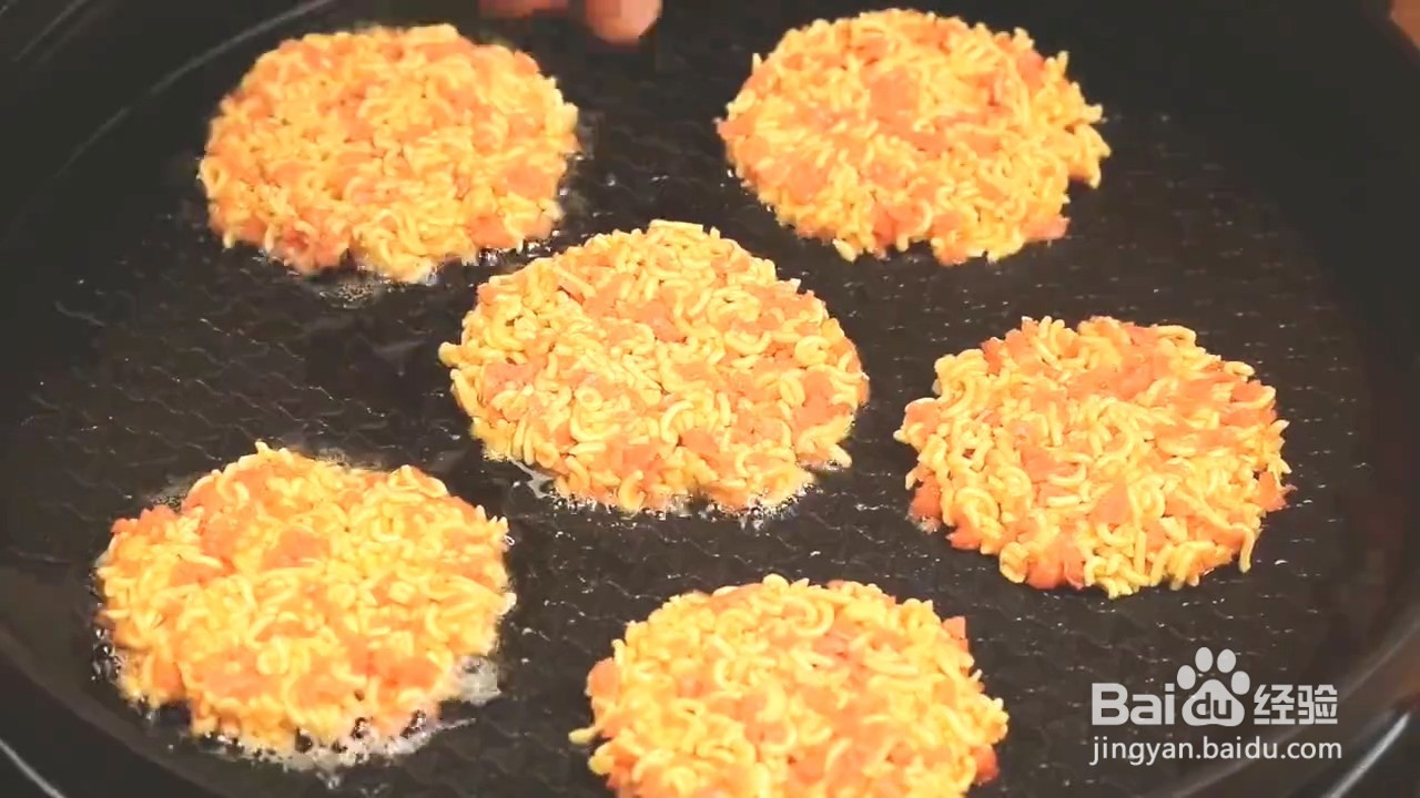 如何制作方便面饼？