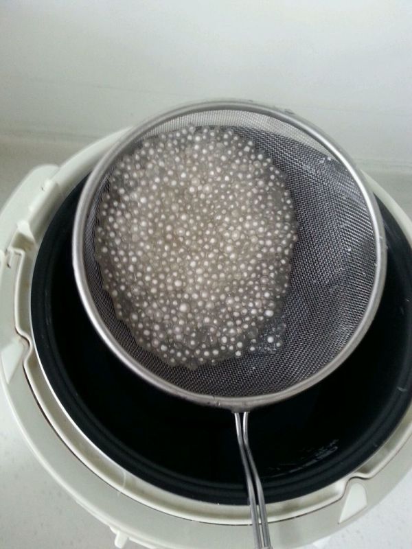 雪梨红枣炖银耳