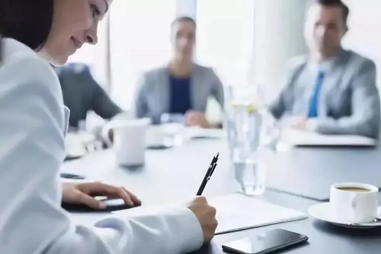 应聘考虑后怎么说去上班