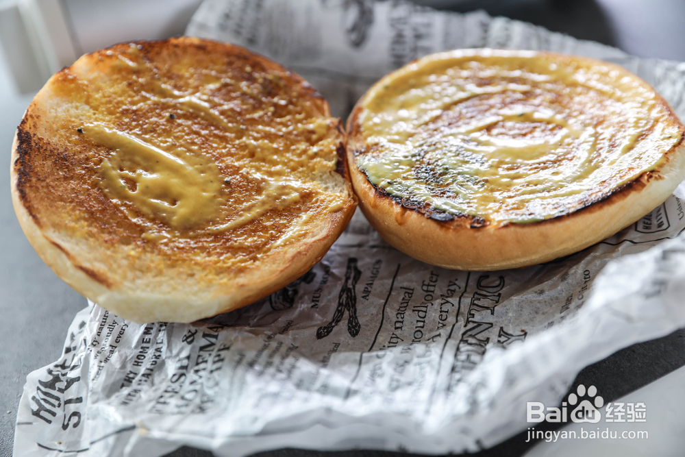 香气满满的芝士牛肉汉堡