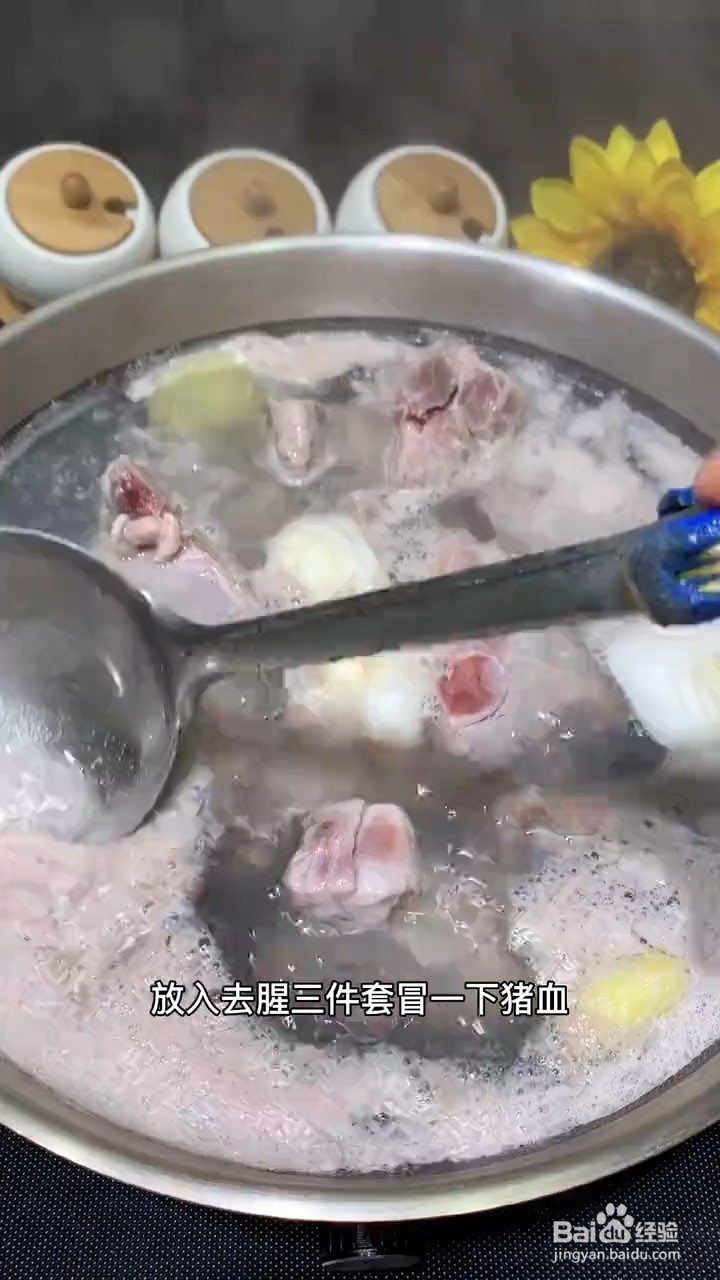 如何制作好喝的莲藕排骨汤