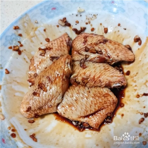 蒜香五味鸡翅的做法