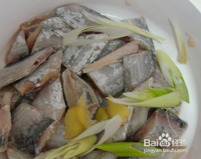 开胃美食醋香烧带鱼