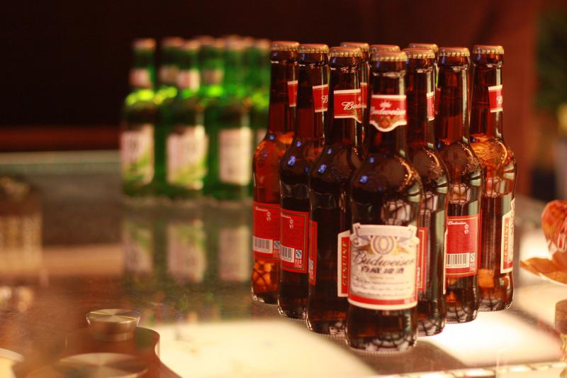 百威啤酒和百威纯生有什么区别