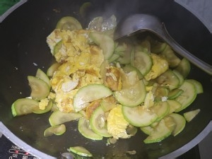 教你怎么做西葫芦炒鸡蛋