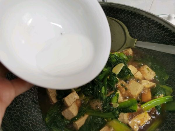 小白菜炖柴锅豆腐