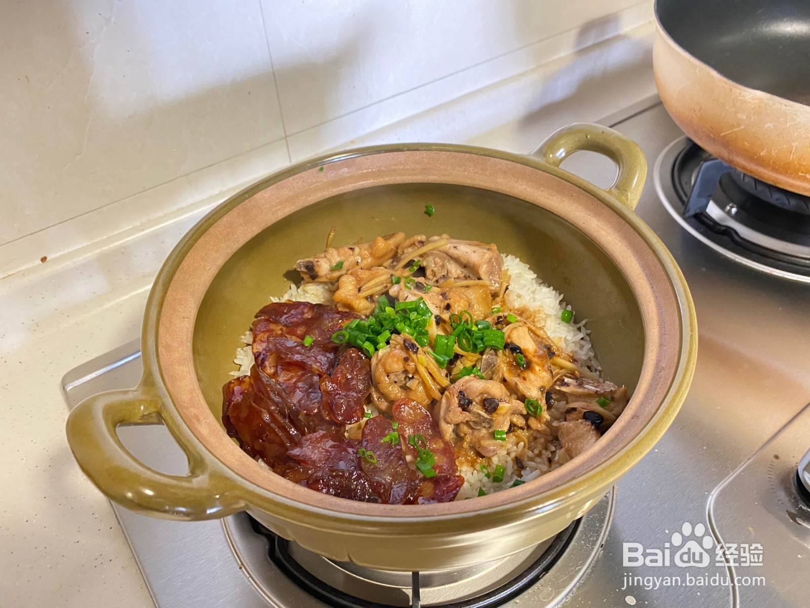 腊味滑鸡双拼煲仔饭怎么做