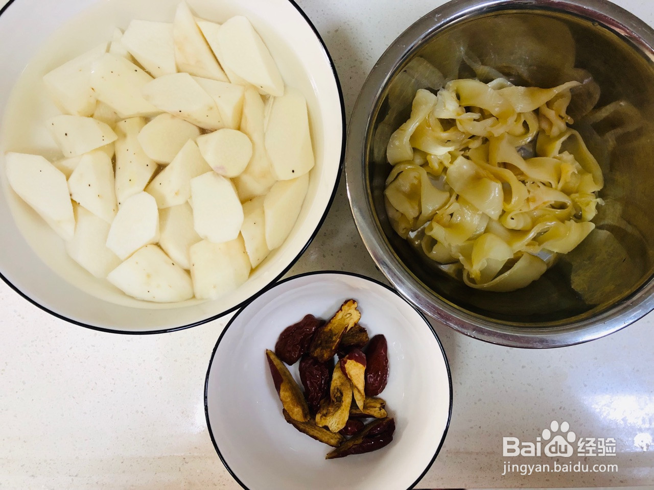 花胶肚骨汤的做法