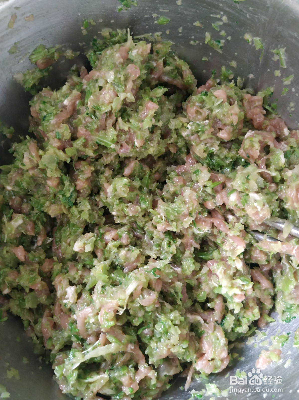 猪肉芹菜馅饺子的做法