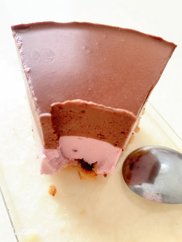 美味酸奶巧克力慕斯