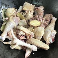 如何制作台式黑麻油鸡酒面