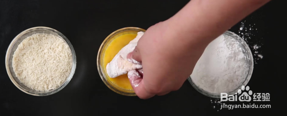 小时候喜欢吃的蒜香鸡翅原来这样做