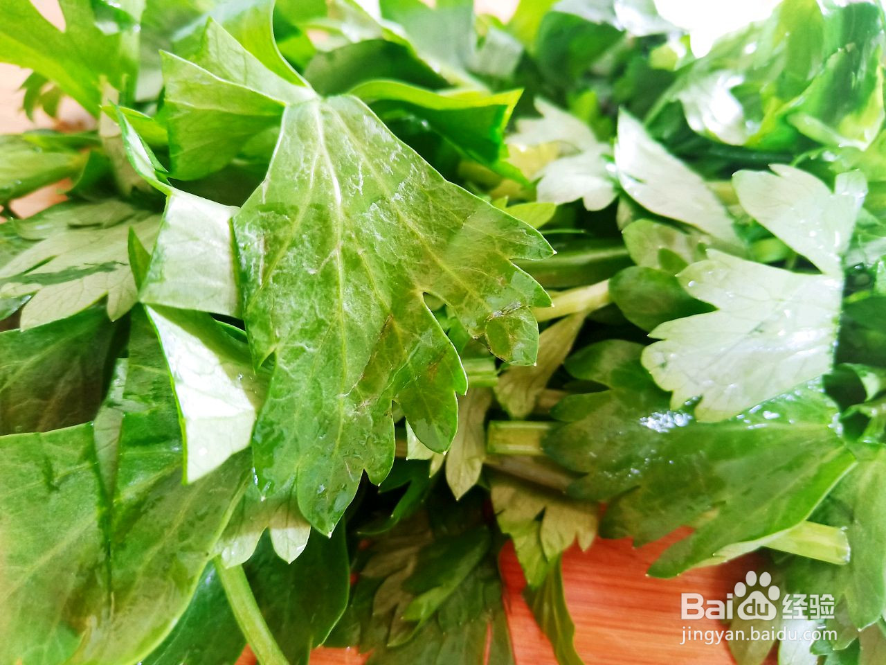 芹菜炒香干的做法