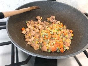 三只小鸡日式鸡腿咖喱饭的做法