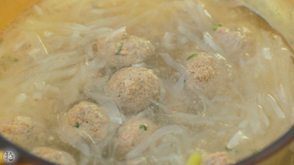 羊肉丸子萝卜汤