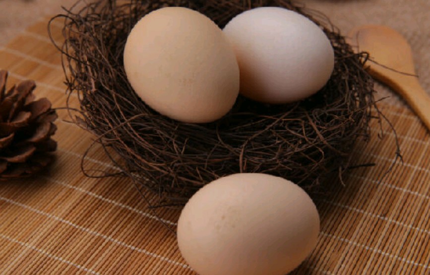 男人经常喝生鸡蛋对身体有什么作用