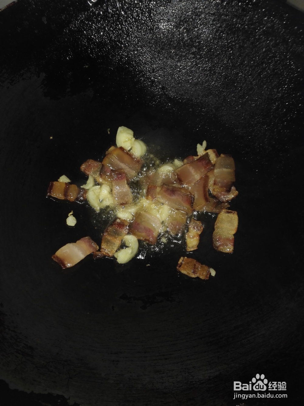 腊肉炒茼蒿叶的做法