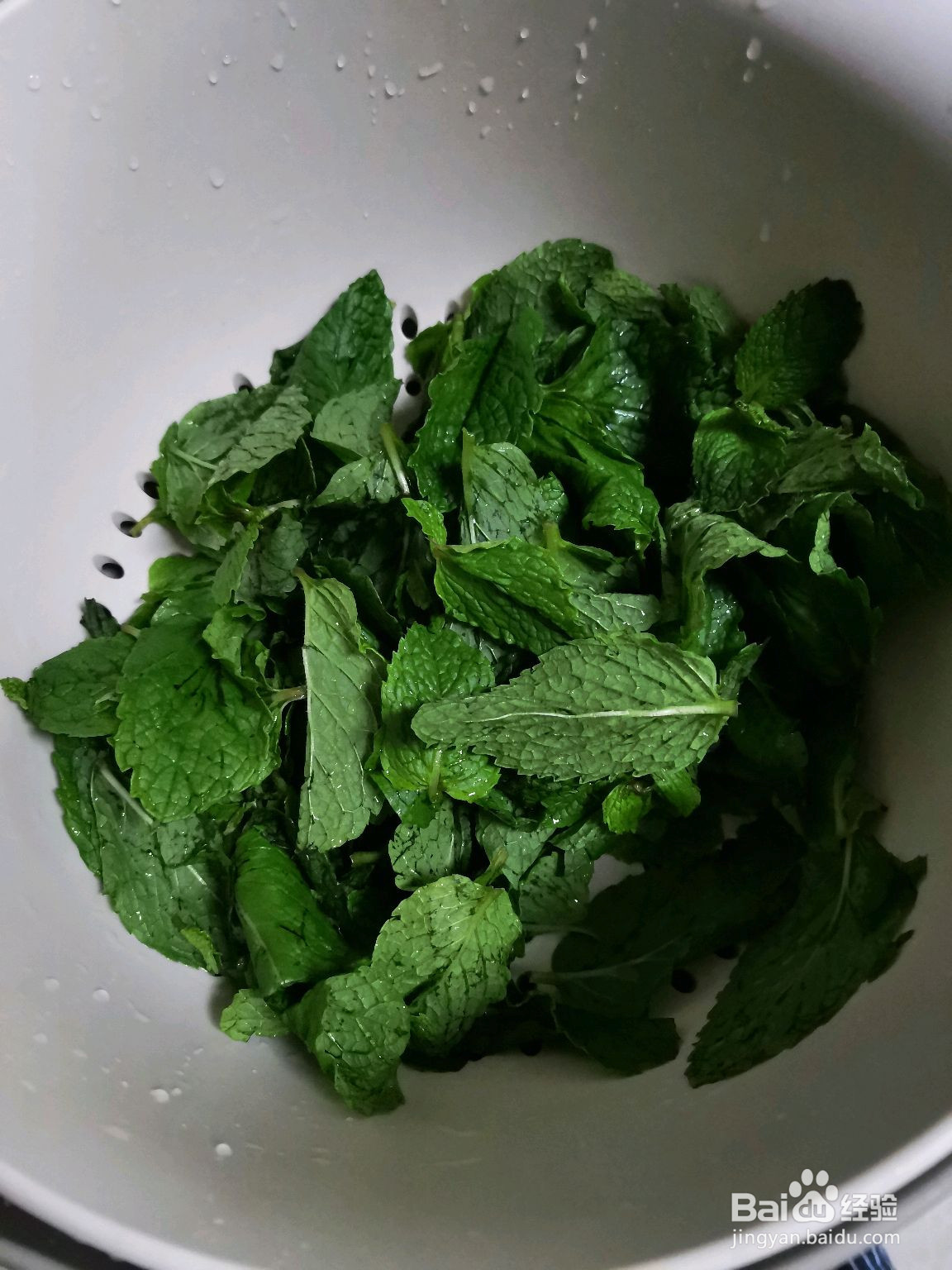 薄荷巧克力软冰淇淋的做法